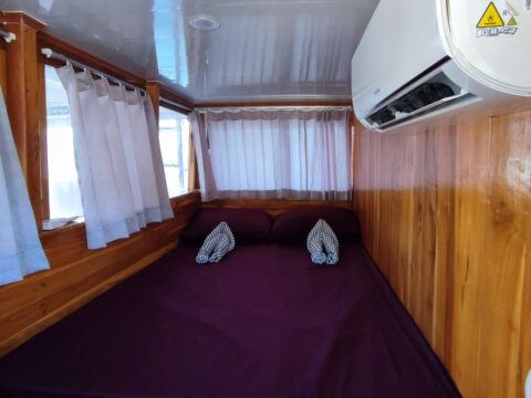 KLM Budi Jaya — Private room — double bed with AC